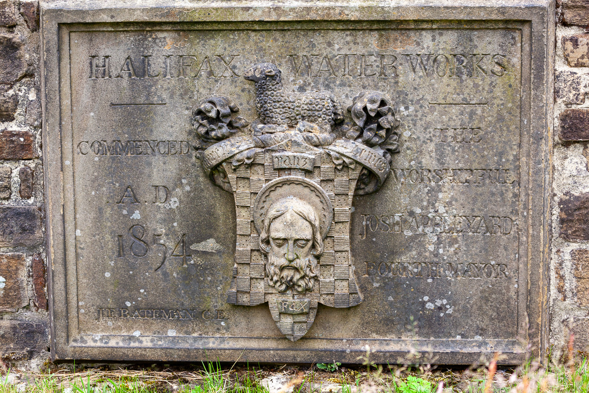 Commemoration stone